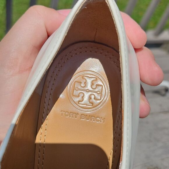 Tory Burch White Patent Leather Pointed Toe Heels – Size 8.5 - Picture 7 of 8